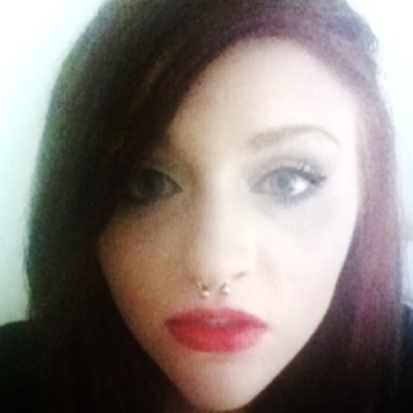 Profile Picture of Kelli Brubaker (@kaybru) on Poshmark