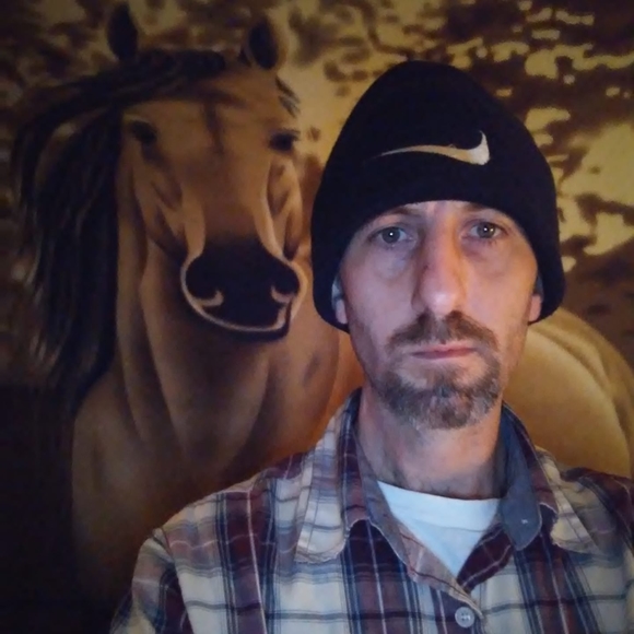 Profile Picture of Adam Hoosier (@adamhoosier) on Poshmark