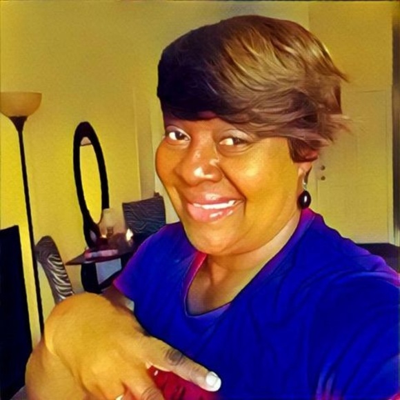 Profile Picture of Mattie Edwards (@mattieedwards44) on Poshmark