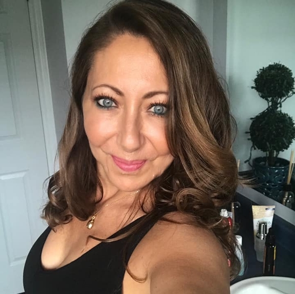 Profile Picture of Marie Furfaro (@mariefurfaro) on Poshmark