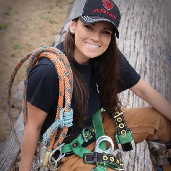 Profile Picture of Jasmine Lloyd (@19lloydj) on Poshmark