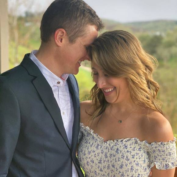 Profile Picture of April Hansen (@apes1288) on Poshmark