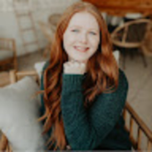 Profile Picture of Bailey Purvis (@baileymarie918) on Poshmark