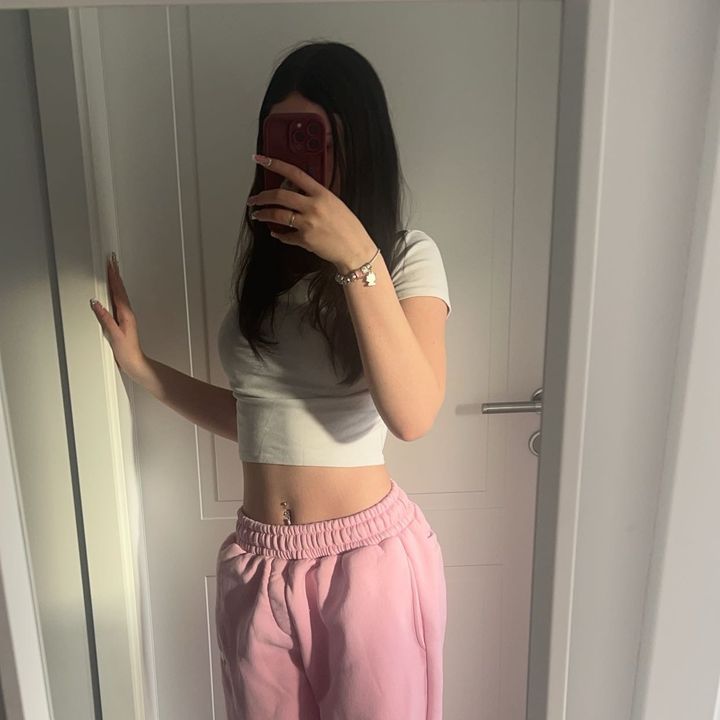 Profile Picture of Paula (@paula.10906) on Tiktok