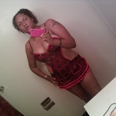 Profile Picture of Kerri Mogg (@moody27) on Twitter