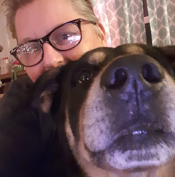 Amanda Quevedo - Poshmark Profile Picture of Amanda Quevedo (@akqrickard68) on Poshmark