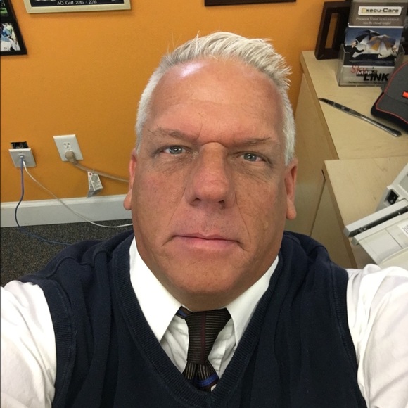 Profile Picture of Stephen Ground (@beachman2142) on Poshmark