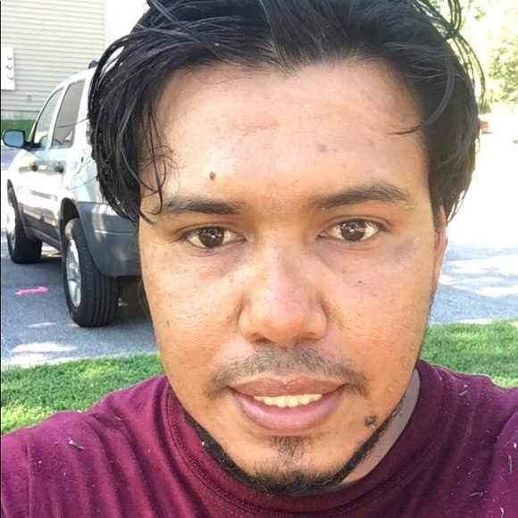 Profile Picture of Gilberto Zapata (@gilbertozapata) on Poshmark