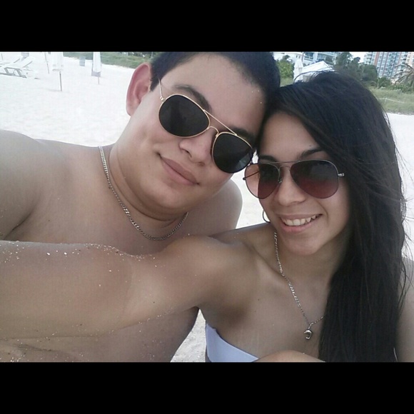 Profile Picture of Cesar Reyes (@cesarw730) on Poshmark