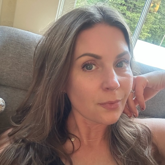 Pamela Garside - Poshmark Profile Picture of Pamela Garside (@pam_garside) on Poshmark