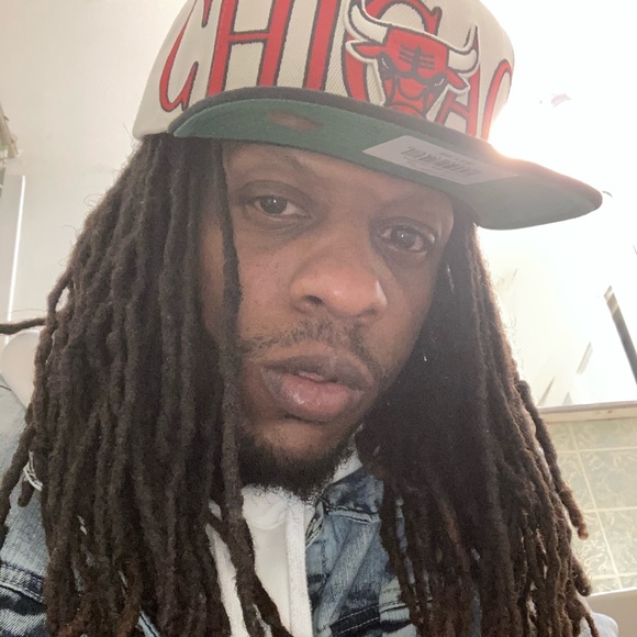 Profile Picture of Robert Wrice (@nofeaturesvol1) on Poshmark