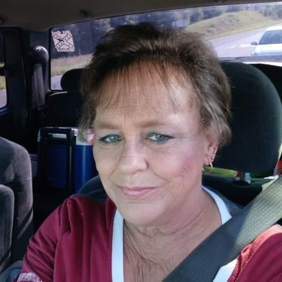 Profile Picture of Toni Boshell (@toniboshell) on Poshmark
