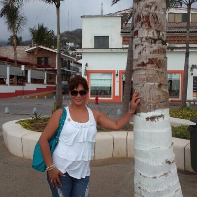 Profile Picture of Julia Garnica Garcia (@juliegarnica) on Twitter