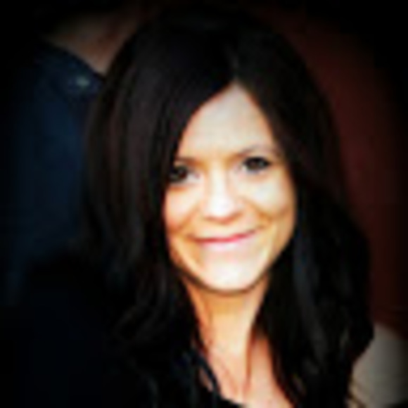 Profile Picture of Sara Seffens (@sseffens1) on Poshmark