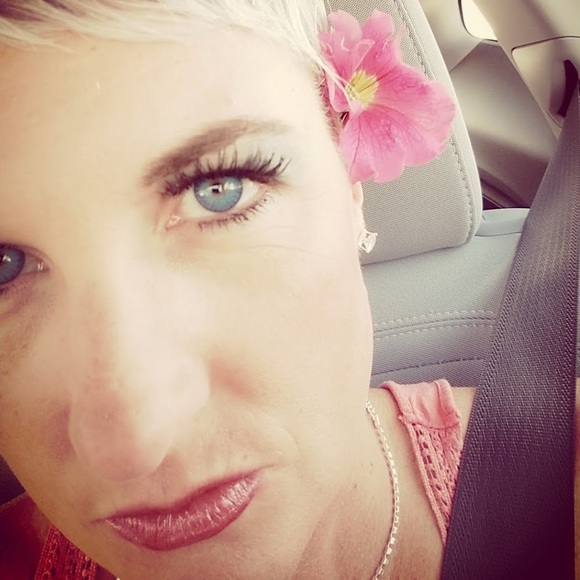 Profile Picture of Wendy Conley (@wconley69) on Poshmark