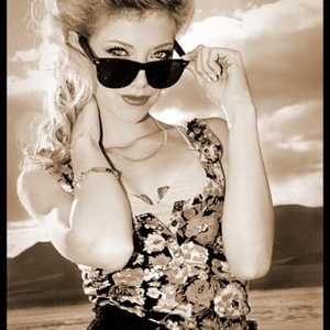 Profile Picture of Jodi Burns (@joblondie) on Myspace