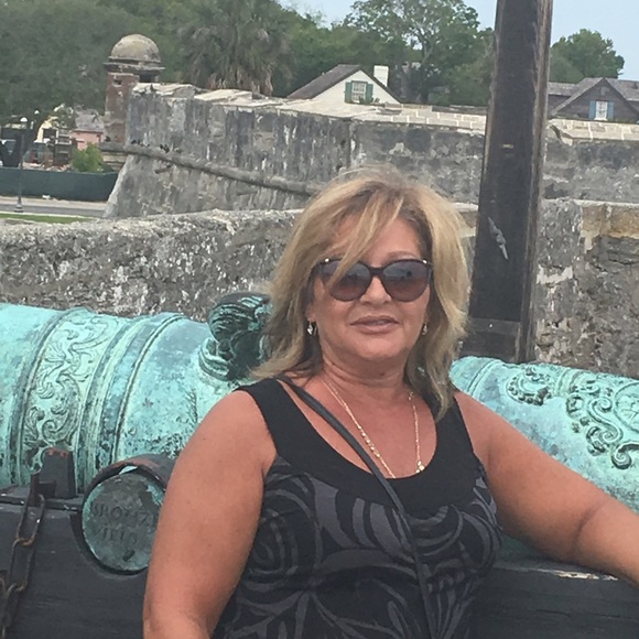 Profile Picture of Maria Girace (@mariag1962) on Poshmark