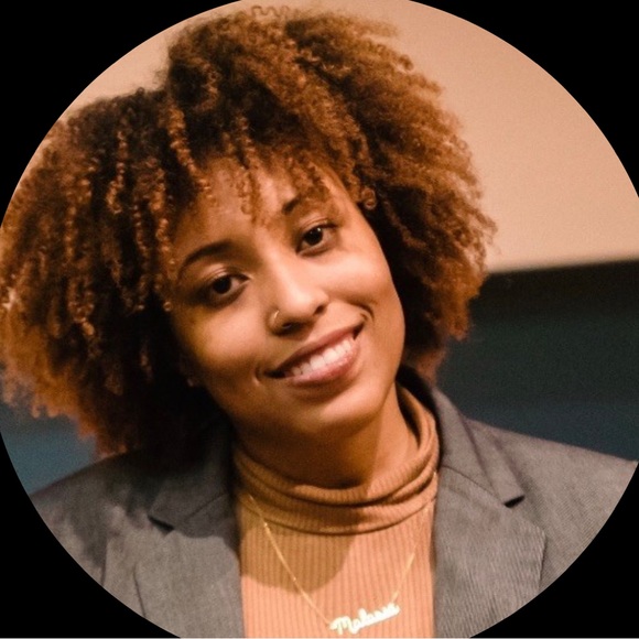 Profile Picture of Malasia Apparicio (@malasiamay23) on Poshmark