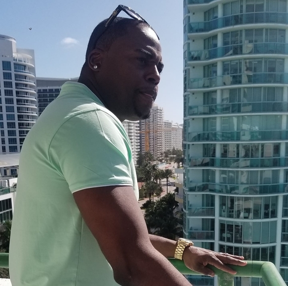 Profile Picture of Dwayne Walker (@dwaynewalker236) on Poshmark