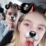 Profile Picture of Melanie & Haley (@vixen._.mittens) on Instagram