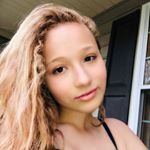 Profile Picture of Scarlett Helmecki (@scarhelmecki) on Instagram