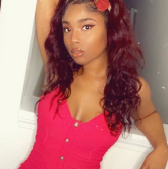 Profile Picture of Destini Richardson (@destiniricha16) on Poshmark