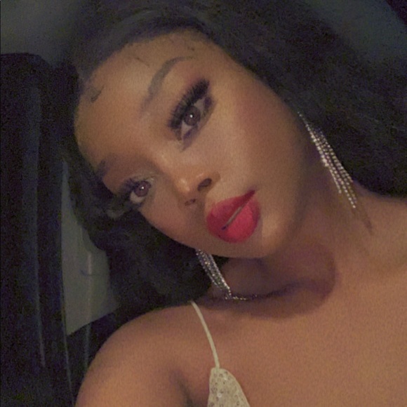 Kay Herbert - Poshmark Profile Picture of Kay Herbert (@kayherbertt) on Poshmark