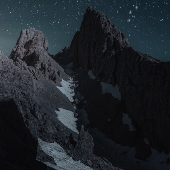 Profile Picture of Fernando Verdin (@fernandoverdin) on Poshmark