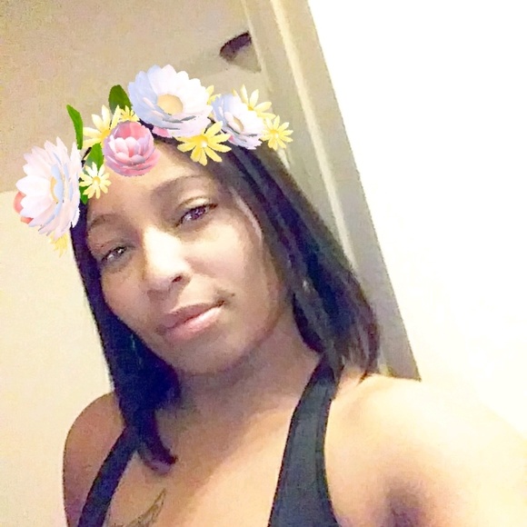 Profile Picture of Diamond Reid (@jemsitryr) on Poshmark