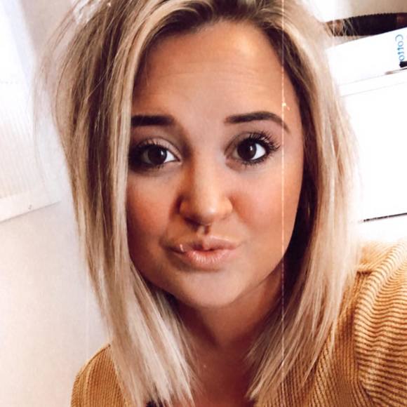 Profile Picture of Katelyn Lummis (@klummis96) on Poshmark