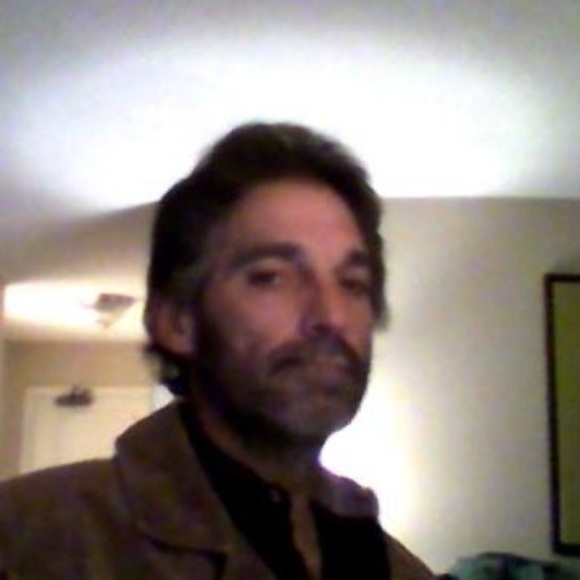 Profile Picture of Richard Sweeting (@sweeting110) on Poshmark