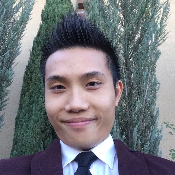 Profile Picture of Alex Phan (@alexphan) on Poshmark