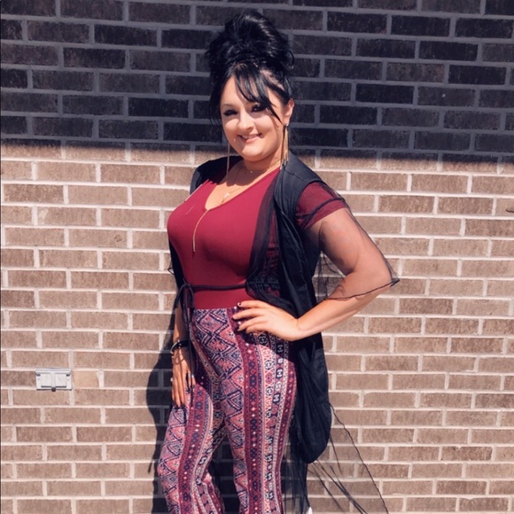 Profile Picture of Ariel Nichole (@arielramsey) on Poshmark