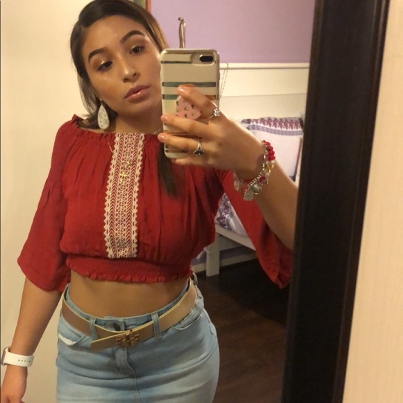 Profile Picture of Lesly Garcia (@leslygarcia128) on Poshmark