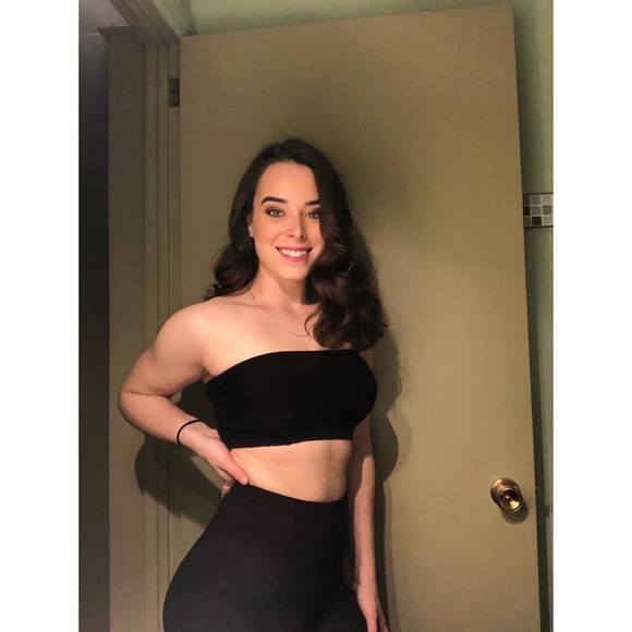 Profile Picture of Gabrielle Bernier (@g_bernier) on Poshmark