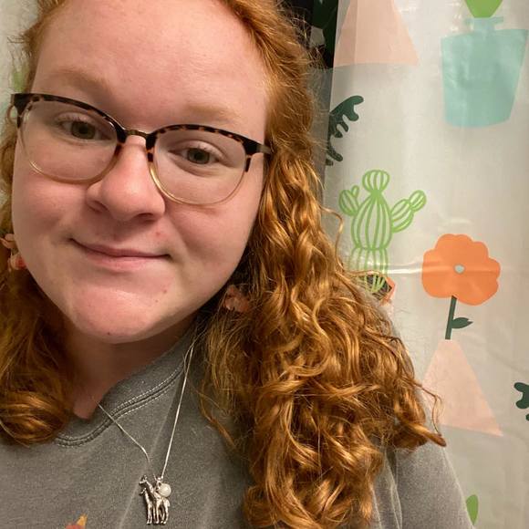 Profile Picture of Molly Botts (@bottsm) on Poshmark