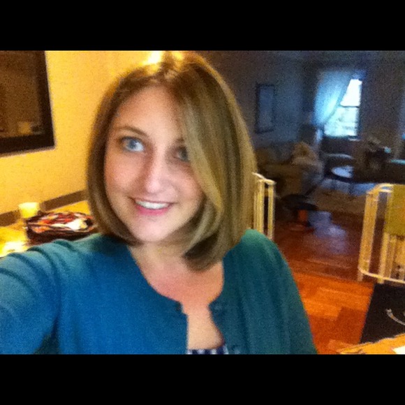 Profile Picture of Melissa Baumgartner (@baumgmel) on Poshmark