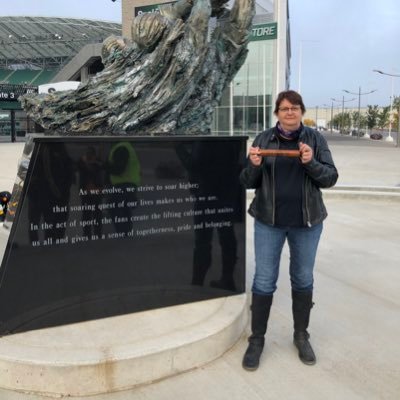 Profile Picture of Donna Neyedly (@svtzx503) on Twitter