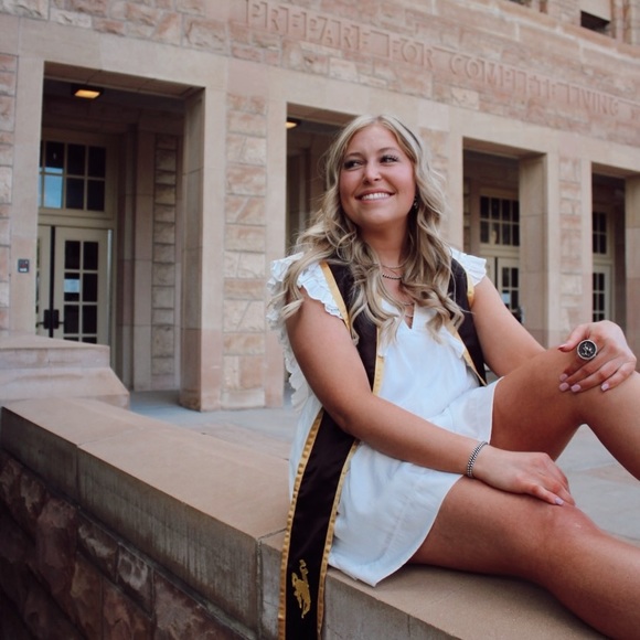 Profile Picture of Danielle Specht (@daniellemspecht) on Poshmark