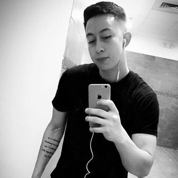 Profile Picture of Jonathan Corrales (@jhonnyboi21) on Poshmark