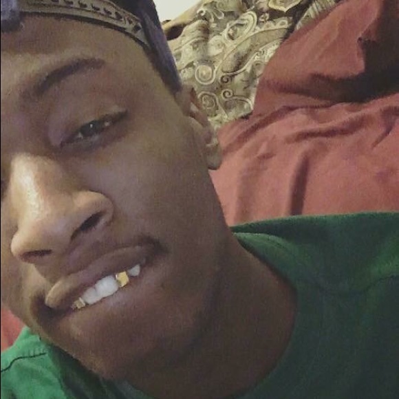 Profile Picture of Vincent Evans (@vince333) on Poshmark