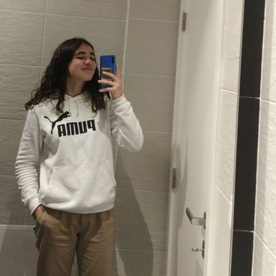 Profile Picture of Lara Ta Na Festa (@_Lara_Dias_) on Twitter