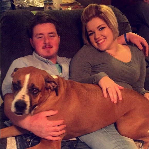 Profile Picture of Hannah Holcomb (@hannahbrooke97) on Poshmark