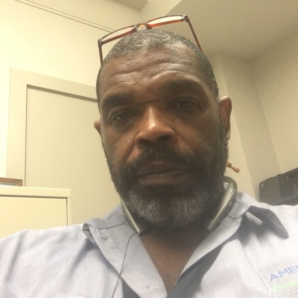 Profile Picture of Sherman Ray (@shermanray822) on Poshmark