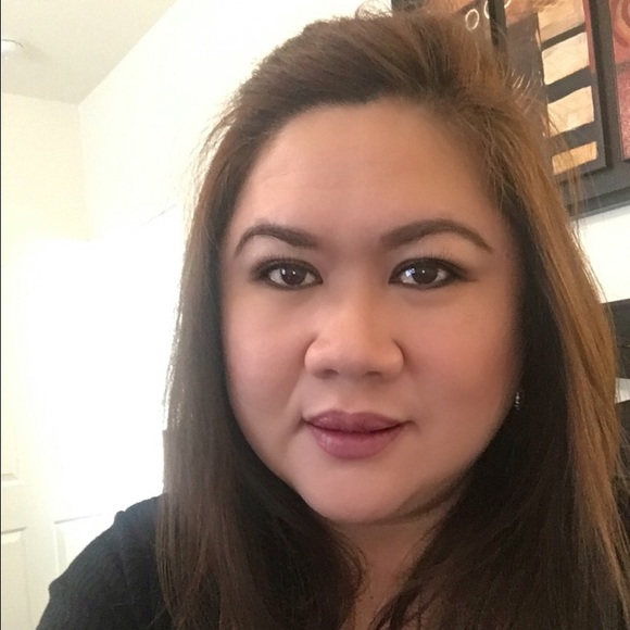 Elenor Macaspac - Poshmark Profile Picture of Elenor Macaspac (@eysmacaspac) on Poshmark