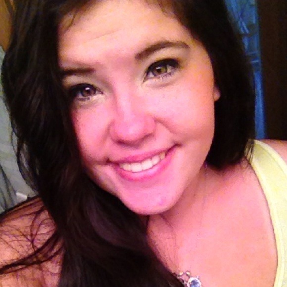 Profile Picture of Hailey Maydole (@haileyj3) on Poshmark