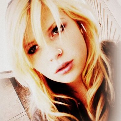 Profile Picture of Julia Dunham (@luckdunham) on Twitter