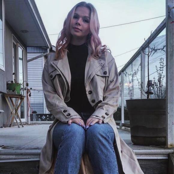 Profile Picture of Mya Servatius (@myapapaya10) on Poshmark