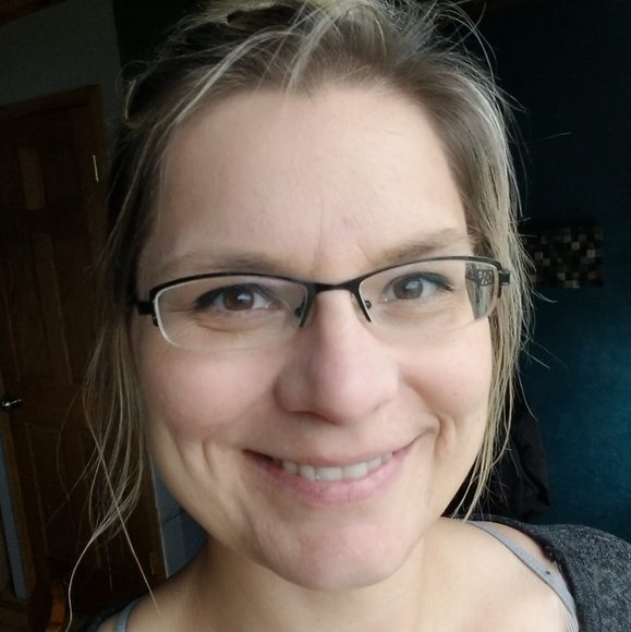 Profile Picture of Tamara Marczak (@tamaramarczak) on Poshmark