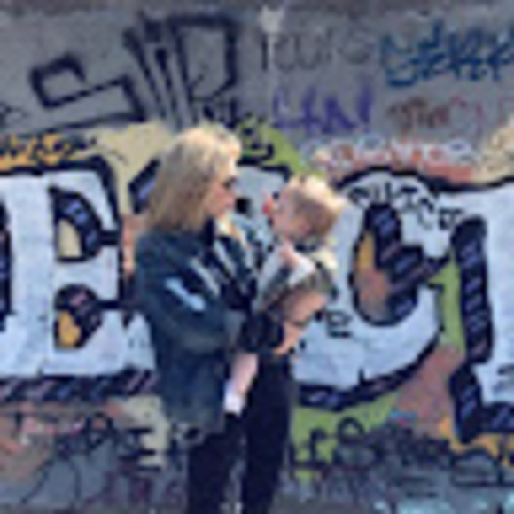 Profile Picture of Courtney Protter (@cprotter) on Poshmark